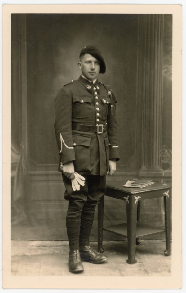 Photo Carte Postale 1930 - Chasseur 11 Bataillon - Béret - Uniforme - Fourragère 14/18 - Atelier Photographique