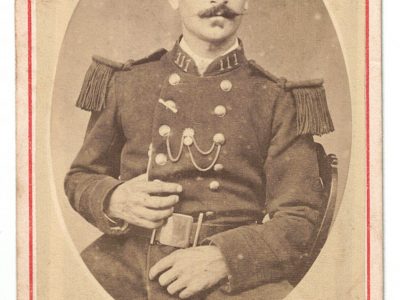 Carte CDV photo Soldat France Infanterie - 111éme Régiment - Uniforme - Tenue - Médaille - Militaire du Rang - 3 République