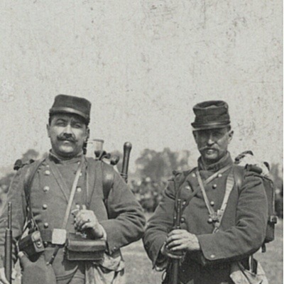 Photo Carte Postale - Guerre 14 - Infanterie - Fantassin - Escouade - Uniforme - Soldat - Quartier - Manoeuvre