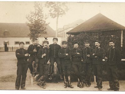 Photo Carte Postale - Guerre 14 - Cavalerie - Lancier de la Ligne - Officiers - Uniforme - Soldat - Quartier
