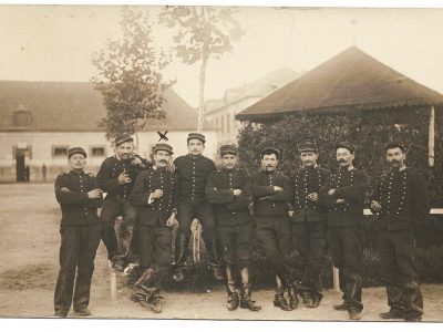Photo Carte Postale - Guerre 14 - Cavalerie - Lancier de la Ligne - Officiers - Uniforme - Soldat - Quartier