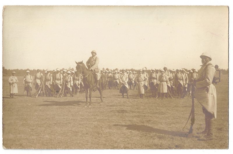 Photo Carte Postale - Guerre 14/18 - Infanterie Coloniale - Officiers - Uniforme - Soldat - Front - France - Troupes Africaines - Sénégalais