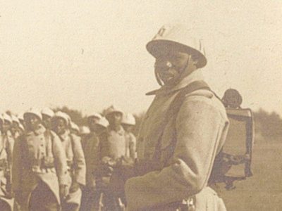 Photo Carte Postale - Guerre 14/18 - Infanterie Coloniale - Officiers - Uniforme - Soldat - Front - France - Troupes Africaines - Sénégalais
