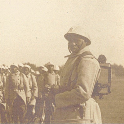 Photo Carte Postale - Guerre 14/18 - Infanterie Coloniale - Officiers - Uniforme - Soldat - Front - France - Troupes Africaines - Sénégalais