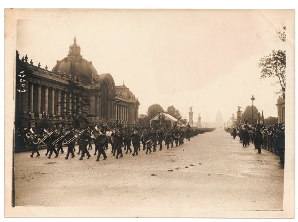 Ancienne Photographie service de presse époque - Défilé 1917 - Guerre 14/18 - Paris défilé des alliés - Arrivée de américains - Juillet 1917 - France - Russie - Angleterre - Amerique