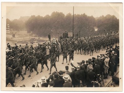 Ancienne Photographie service de presse époque - Défilé 1917 - Guerre 14/18 - Paris défilé des alliés - Arrivée de américains - Juillet 1917 - France - Russie - Angleterre - Amerique