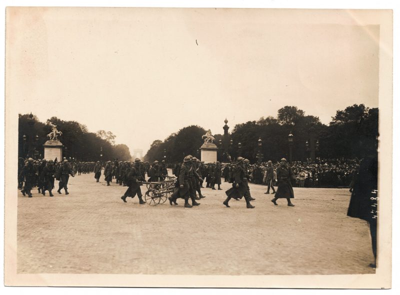 Ancienne Photographie service de presse époque - Défilé 1917 - Guerre 14/18 - Paris défilé des alliés - Arrivée de américains - Juillet 1917 - France - Russie - Angleterre - Amerique