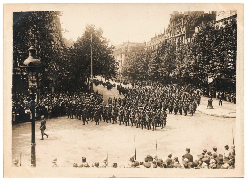 Ancienne Photographie service de presse époque - Défilé 1917 - Guerre 14/18 - Paris défilé des alliés - Arrivée de américains - Juillet 1917 - France - Russie - Angleterre - Amerique