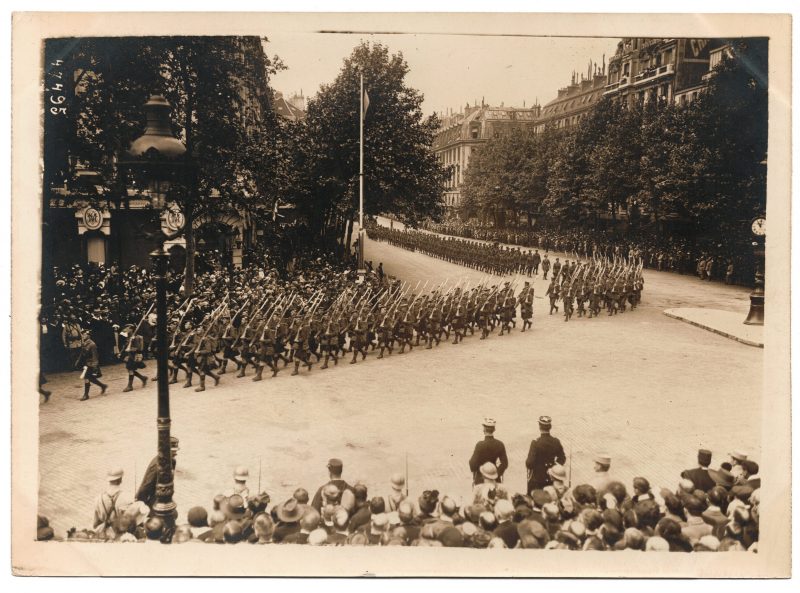 Ancienne Photographie service de presse époque - Défilé 1917 - Guerre 14/18 - Paris défilé des alliés - Arrivée de américains - Juillet 1917 - France - Russie - Angleterre - Amerique