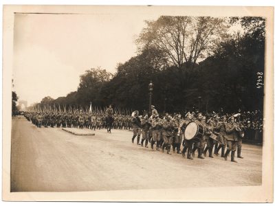 Ancienne Photographie service de presse époque - Défilé 1917 - Guerre 14/18 - Paris défilé des alliés - Arrivée de américains - Juillet 1917 - France - Russie - Angleterre - Amerique