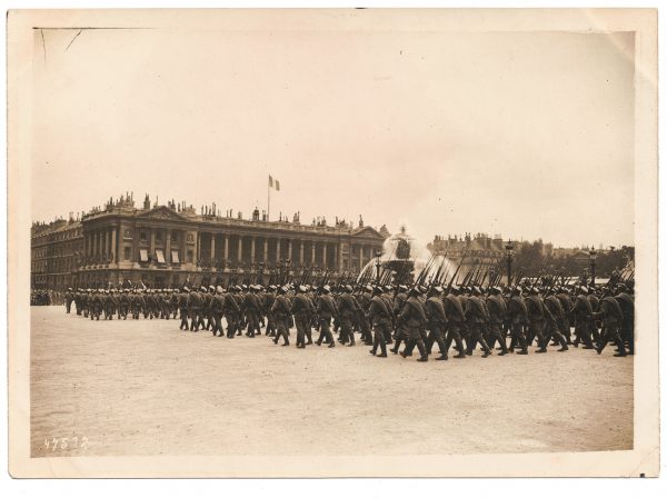Ancienne Photographie service de presse époque - Défilé 1917 - Guerre 14/18 - Paris défilé des alliés - Arrivée de américains - Juillet 1917 - France - Russie - Angleterre - Amerique