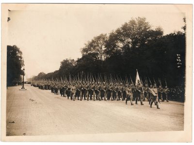 Ancienne Photographie service de presse époque - Défilé 1917 - Guerre 14/18 - Paris défilé des alliés - Arrivée de américains - Juillet 1917 - France - Russie - Angleterre - Amerique