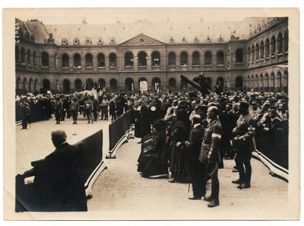 23 Anciennes Photographies Service de presse époque - Enterrement 1916 - Guerre 14/18 - Paris défilé mortuaire - Joseph Gallieni - Les taxis de la Marne - Funérailles du général Joseph Gallieni