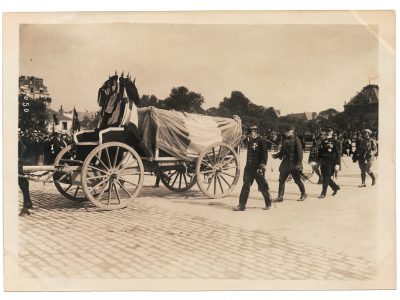 23 Anciennes Photographies Service de presse époque - Enterrement 1916 - Guerre 14/18 - Paris défilé mortuaire - Joseph Gallieni - Les taxis de la Marne - Funérailles du général Joseph Gallieni