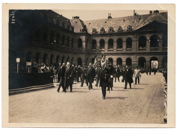 23 Anciennes Photographies Service de presse époque - Enterrement 1916 - Guerre 14/18 - Paris défilé mortuaire - Joseph Gallieni - Les taxis de la Marne - Funérailles du général Joseph Gallieni