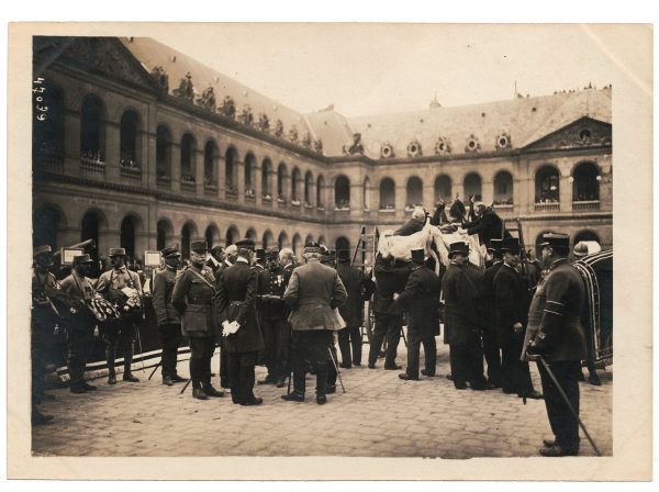 23 Anciennes Photographies Service de presse époque - Enterrement 1916 - Guerre 14/18 - Paris défilé mortuaire - Joseph Gallieni - Les taxis de la Marne - Funérailles du général Joseph Gallieni