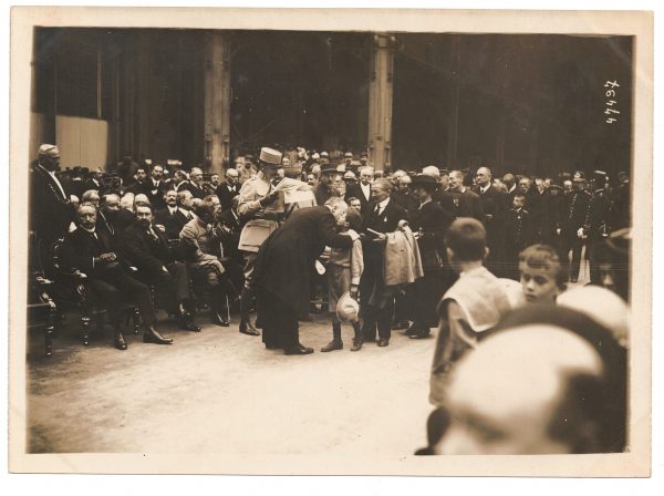 23 Anciennes Photographies Service de presse époque - Enterrement 1916 - Guerre 14/18 - Paris défilé mortuaire - Joseph Gallieni - Les taxis de la Marne - Funérailles du général Joseph Gallieni