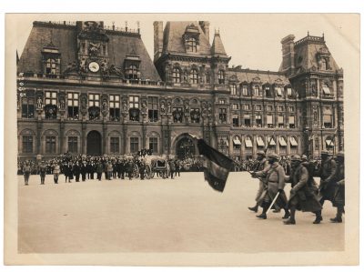 23 Anciennes Photographies Service de presse époque - Enterrement 1916 - Guerre 14/18 - Paris défilé mortuaire - Joseph Gallieni - Les taxis de la Marne - Funérailles du général Joseph Gallieni