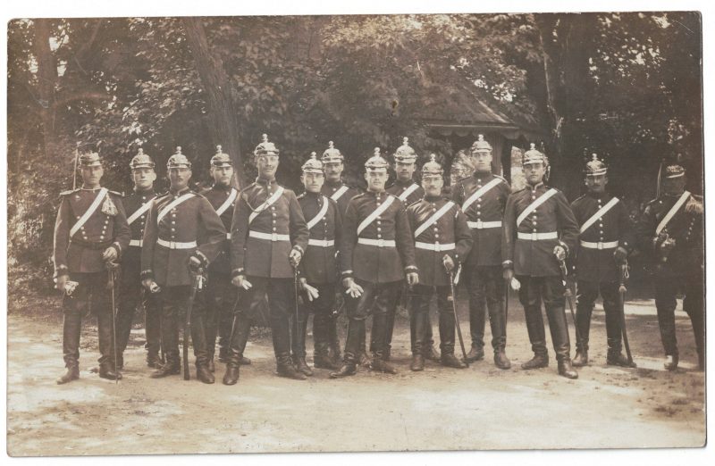 Photo Carte Postale - Armée Allemande - Manoeuvre - Uniforme - Artillerie – Uhlan - Casque - Quartier repos