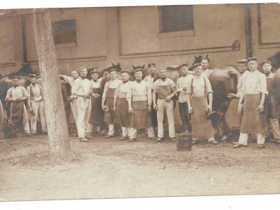 Photo Carte Postale - Armée Allemande - Manoeuvre - Uniforme - Écurie - Palefrenier - Caserne