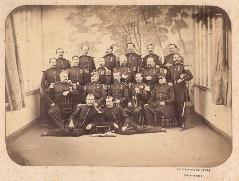 Photo de Garnison - Uniforme - Régiment Infanterie - France - Décorations - Armée Française - Second Empire - Valenciennes