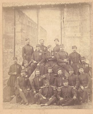 Photo de Garnison - Uniforme - Régiment Infanterie - France - Décorations - Armée Française - Second Empire - Valenciennes