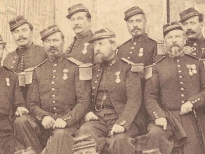 Photo de Garnison - Uniforme - Régiment Infanterie - France - Décorations - Armée Française - Second Empire - Valenciennes