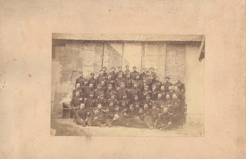 Photo de Garnison - Uniforme - Régiment Infanterie - France - Décorations - Armée Française - Second Empire - Valenciennes