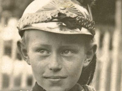 Photo Enfant Costume Militaire Cuirassier - Guerre 14/18 - Propagande militaire - Education militaire - Uniforme - Jeu