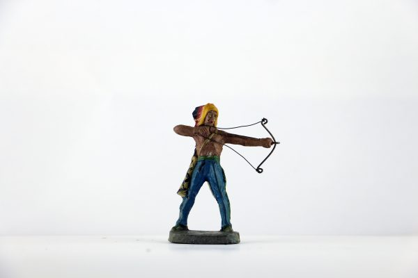 Figurine En Composition Indien Plume Western Etats Unis Plaine