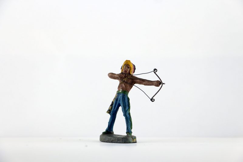 Figurine En Composition Indien Plume Western Etats Unis Plaine