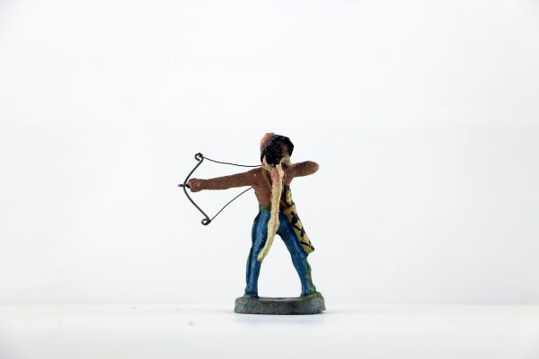 Figurine En Composition Indien Plume Western Etats Unis Plaine