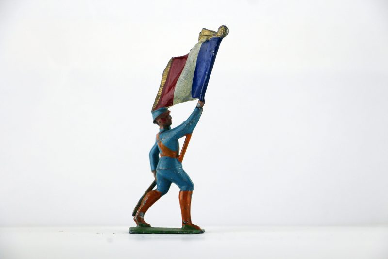 Figurine Plomb Creux France Poilu Drapeau Français Guerre 14/18 Uniforme Tranchée Front