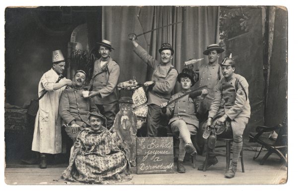 Photo Carte Postale - Fin Guerre 14 - Occupation de l'Allemagne - Darmstadt - 1920 - 64 Régiment