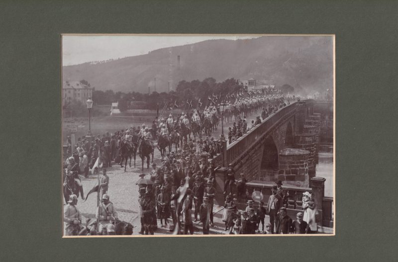 Photo de Garnison - Uniforme - Cuirassier Allemand - Trèves - Parade - Musique - Lance - Casque à Pointe - Cuirasse -1898