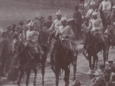 Photo de Garnison - Uniforme - Cuirassier Allemand - Trèves - Parade - Musique - Lance - Casque à Pointe - Cuirasse -1898