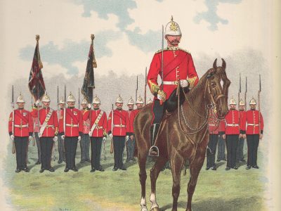 Gravure Chromolithographie XIX - Uniforme 1900 - Angleterre - Richard Simkin -Army and Navy Gazette - Armée Anglaise - South Wales Bordereres - 24th - Campagne Militaire