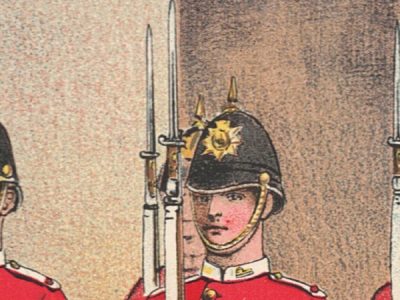 Gravure Chromolithographie XIX - Uniforme 1893 - Angleterre - Richard Simkin - Armée Anglaise - The Gloucestershire Régiment - 28th and 61th - Campagne Militaire