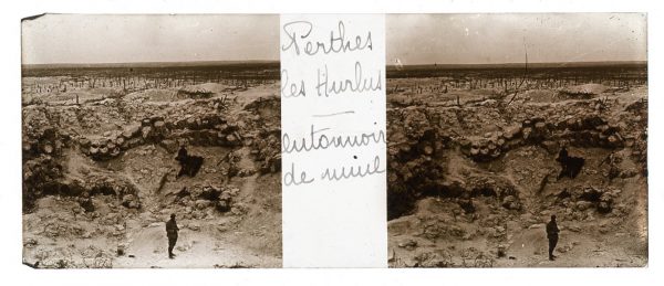 Photo Plaque Stéréo - Guerre 14/18 - Conflit - Tranchée - Vue Stéréoscopique - Poilu - Uniforme - Document actualité - 030