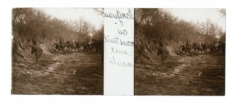 Photo Plaque Stéréo - Guerre 14/18 - Conflit - Tranchée - Vue Stéréoscopique - Poilu - Uniforme - Document actualité - 032