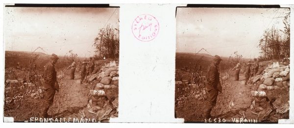 Photo Plaque Stéréo - Guerre 14/18 - Conflit - Tranchée - Vue Stéréoscopique - Poilu - Uniforme - Document actualité - 025