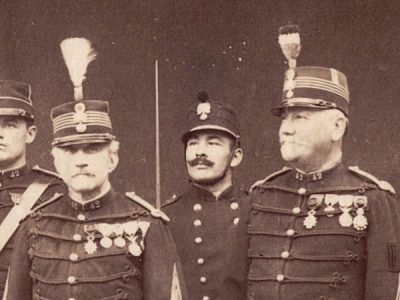 Photographie - Militaire Uniforme 1890 - Armée Française - Infanterie - Officiers - France - Drapeau - Troisième République