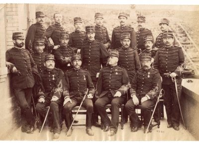 Photographie - Militaire Uniforme 1890 - Armée Française - Infanterie - Officiers - France - Drapeau - Troisième République