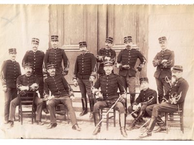 Photographie - Militaire Uniforme 1890 - Armée Française - Chasseurs - Soldats - France - Officiers - Troisième République
