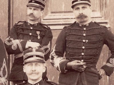 Photographie - Militaire Uniforme 1890 - Armée Française - Chasseurs - Soldats - France - Officiers - Troisième République