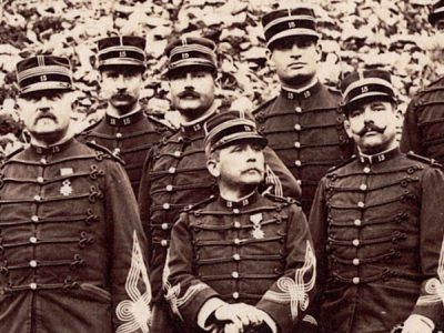 Photographie - Militaire Uniforme 1890 - Armée Française - Chasseurs - Soldats - France - Officiers - Troisième République