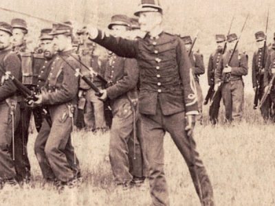 Photographie - Militaire Uniforme 1890 - Armée Française - Chasseurs - Soldats - France - Officiers - Troisième République