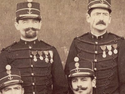 Photographie - Militaire Uniforme 1890 - Armée Française - Infanterie de Marine - Soldats - France - Officiers - Troisième République