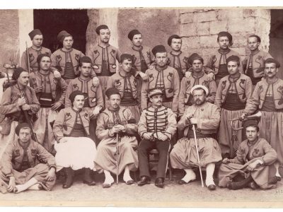 Photographie - Militaire Uniforme 1890 - Armée Française - Turcos - Defilé - France - Drapeau - Troisième République - Officiers