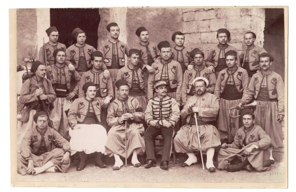 Photographie - Militaire Uniforme 1890 - Armée Française - Turcos - Defilé - France - Drapeau - Troisième République - Officiers